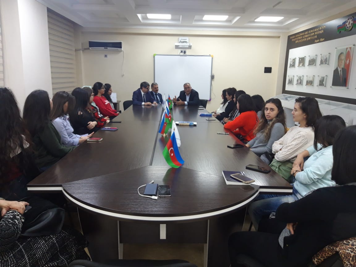 Bakı Slavyan Universitetində yazıçı Şərif Ağayarla görüş keçirilib