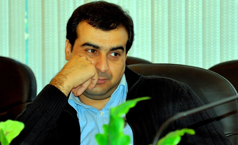 Səxavət Sahil - Tanrı iri lampa asıb zülmətin zirvəsindən<br>