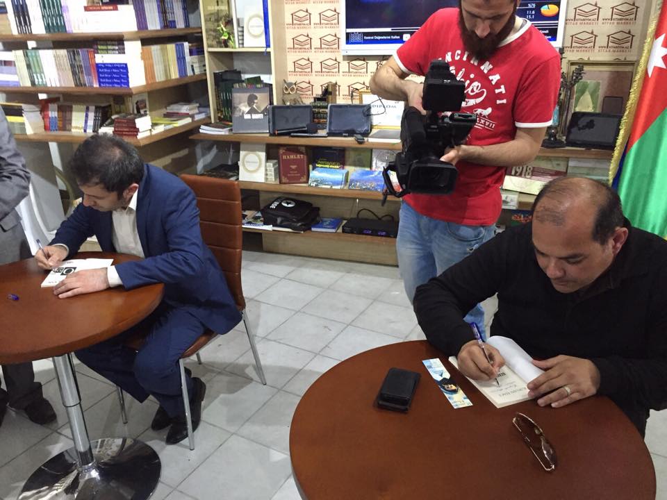 Kənan Hacı və Müşfiq Xanın imza günü keçirilib