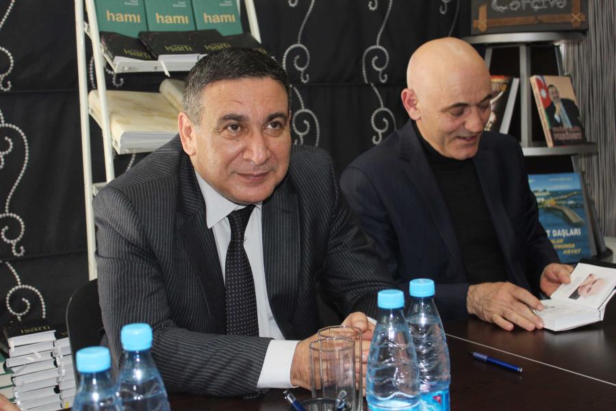 Vaqif Bəhmənlinin və Rəşad Məcidin yeni kitablarının imza günü keçirilib