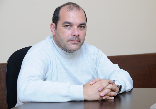 Kənan Hacı: \"İlk sevdiyim qız orta məktəbdə birlikdə oxuduğum qız olub\" - <span>MÜSAHİBƏ</span><br>