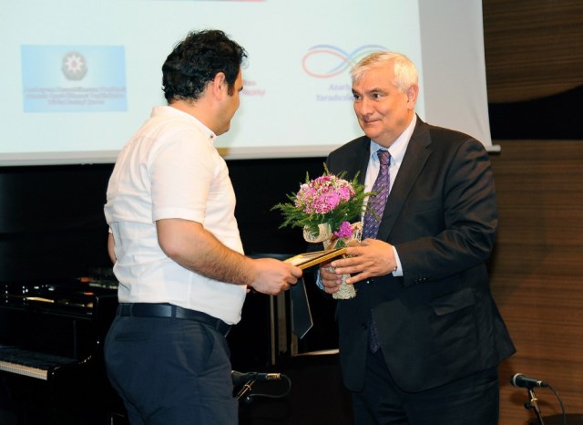 “Quran motivləri əsasında hekayələr” müsabiqəsinin qalibləri mükafatlandırılıb