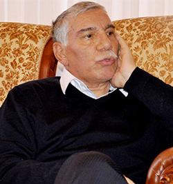 Zəlimxan Yaqub: “Anarın əlindən öpməyin nəyi yaltaqlıqdır?” - MÜSAHİBƏ<br>