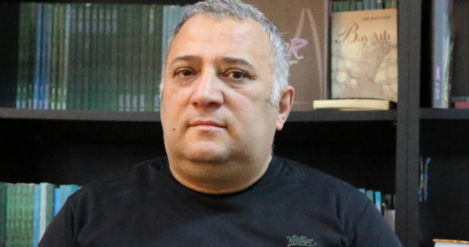 "Günə min işarə yaza bilsəm, papağımı göyə ataram" - Mübariz Örən