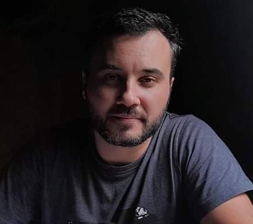 <span style="text-align: justify;">Rəşad Səfər -&nbsp;</span><span style="text-align: justify;">Çığıranlar və çığırmayanlar</span>