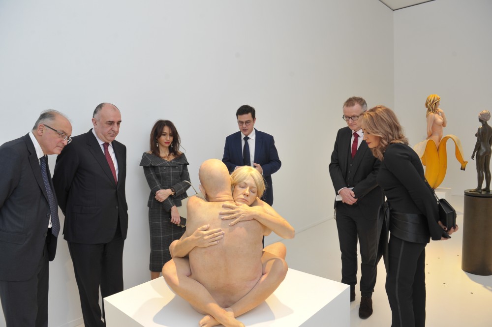 Bakıda “Hiperrealistik heykəltəraşlıq. Canlıdan seçilmir” adlı sərgi açılıb.