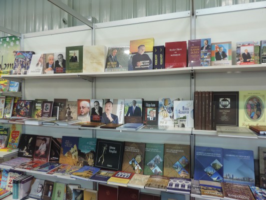 İstanbulda keçirilən kitab sərgi-yarmarkasında Azərbaycan nümayəndə heyyəti iştirak edir