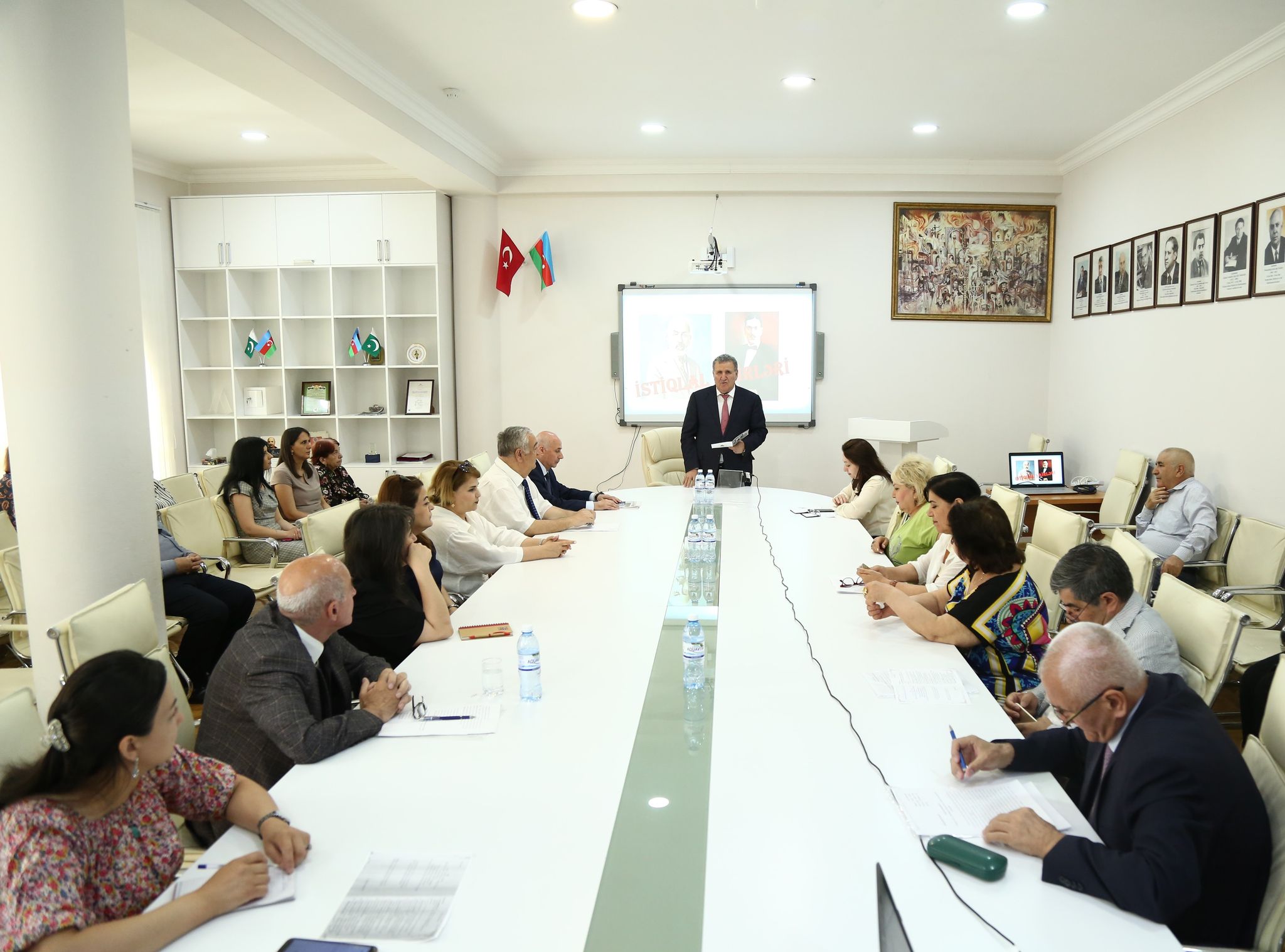 Ədəbiyyat İnstitutunda Əhməd Cavad və Akif Ərsoyla bağlı konfrans keçirilib