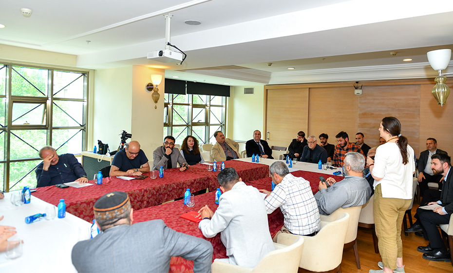 <div>Kino ictimaiyyəti narahatdır: 38 nömrəli qərar ləğv olunacaqmı?</div>