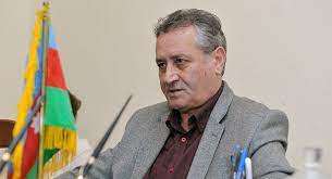 Elçin Hüseynbəylidən yeni hekayə -&nbsp;Arxadan vurulacağını gözləyirmiş kimi...