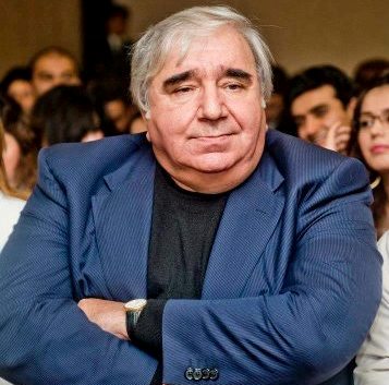 Ramiz Rövşən mükafat aldı