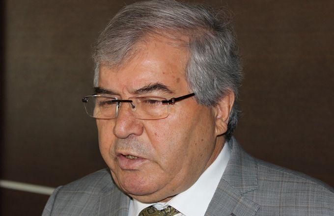 Azərbaycan bədii janr ənənələrinin Sabir Rüstəmxanlı yaradıcılığında bərpası