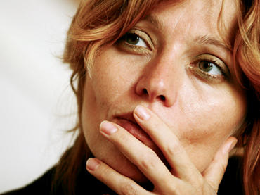 <span>Elif Şafak - Edebiyat dersleri edebiyattan soğutuyor</span>