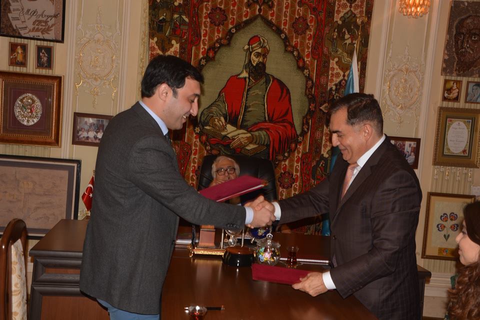 Azərbaycan Yazıçılar Birliyi və Yunus Əmrə İnstitutu arasında Memorandum imzalanıb
