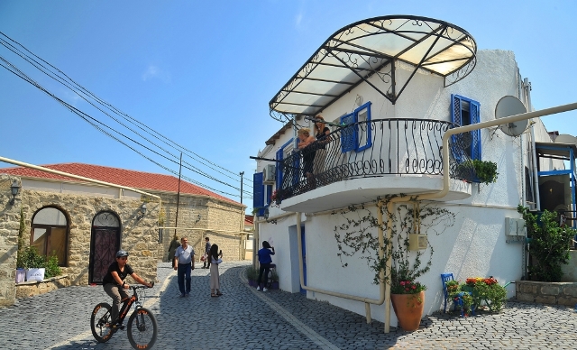 Balaxanı qəsəbəsinin yeni turizm məkanına çevrilməsi istiqamətində işlər davam etdirilir