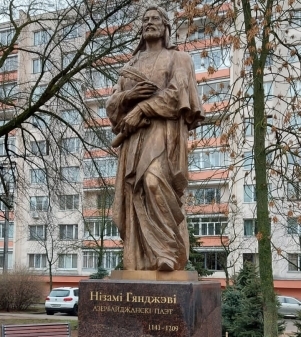 Minsk şəhərində Nizami Gəncəvinin heykəli ucaldılıb