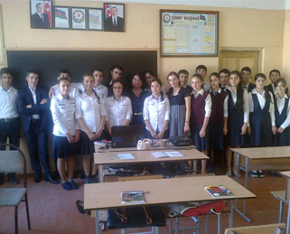 Bilik Fondu tanınmış elm xadimlərinin və 
səfirlərin iştirakı ilə orta məktəblərdə mühazirələr təşkil 
edib