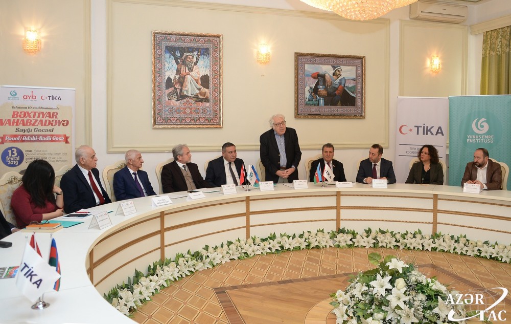 Bəxtiyar Vahabzadəyə həsr olunan “Ustada sayğı gecəsi” adlı tədbir keçirilib