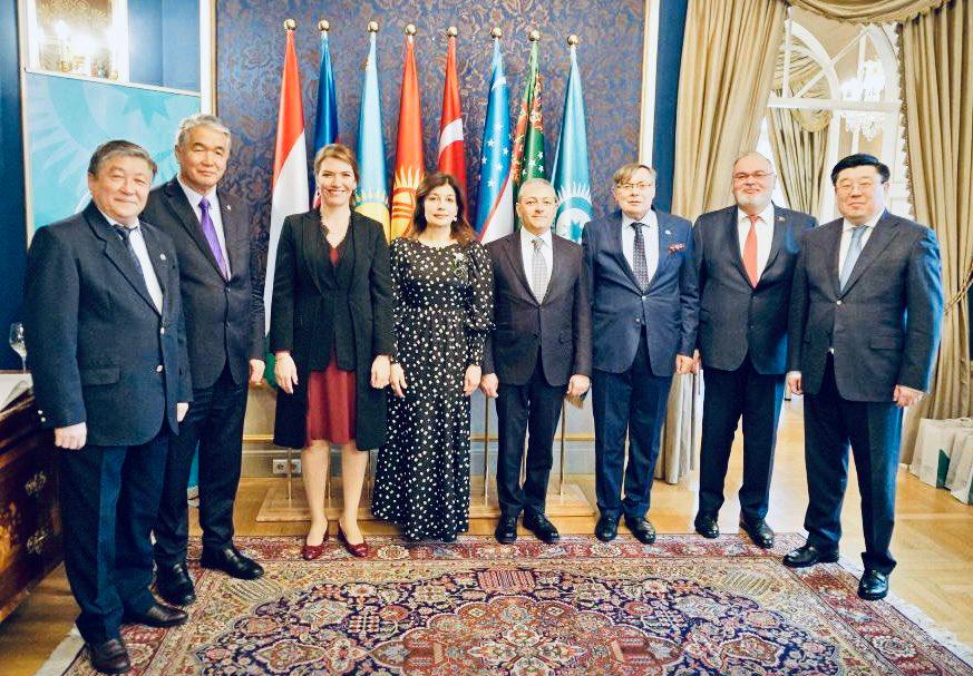 <span style="text-align: justify;">Günay Əfəndiyeva TDT-nin Macarıstandakı Nümayəndəliyini ziyarət edib</span>