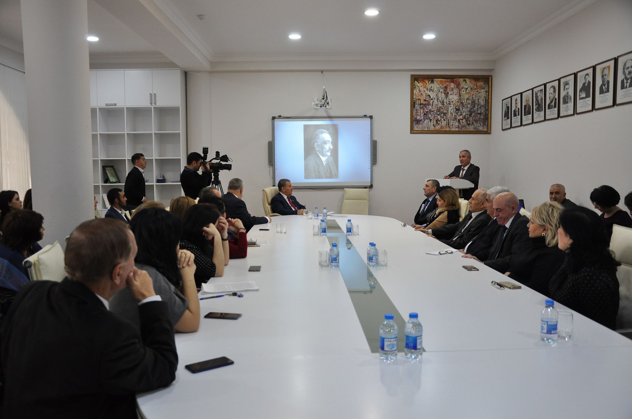 <span>Əhməd bəy Ağaoğlunun 150 illiyinə həsr olunmuş elmi sessiya keçirilib</span>