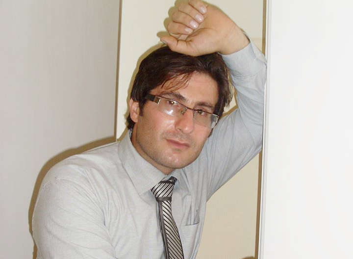 Ayhan Miyanalı - Bir qucaq yalqızlıq nəfəs çəkir