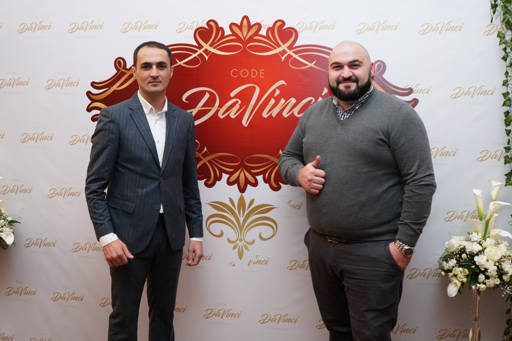 Den Braunun məşhur romanı Bakda restoran oldu - Code Da Vinci