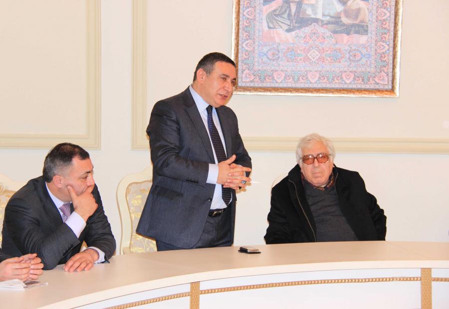 <p>\"Gənc Ədiblər Məktəbi-2\" fəaliyyətə başladı</p>