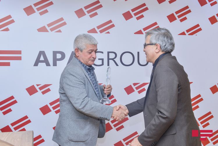 Cavanşir Yusifli - Bir şeirin dedikləri (Həmid Herisçi )<br>