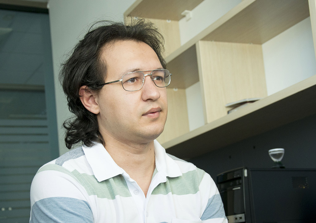 <span>Qismət: "Uzun müddətdir bir roman üzərində işləyirəm." - <span>MÜSAHİBƏ</span><br></span>