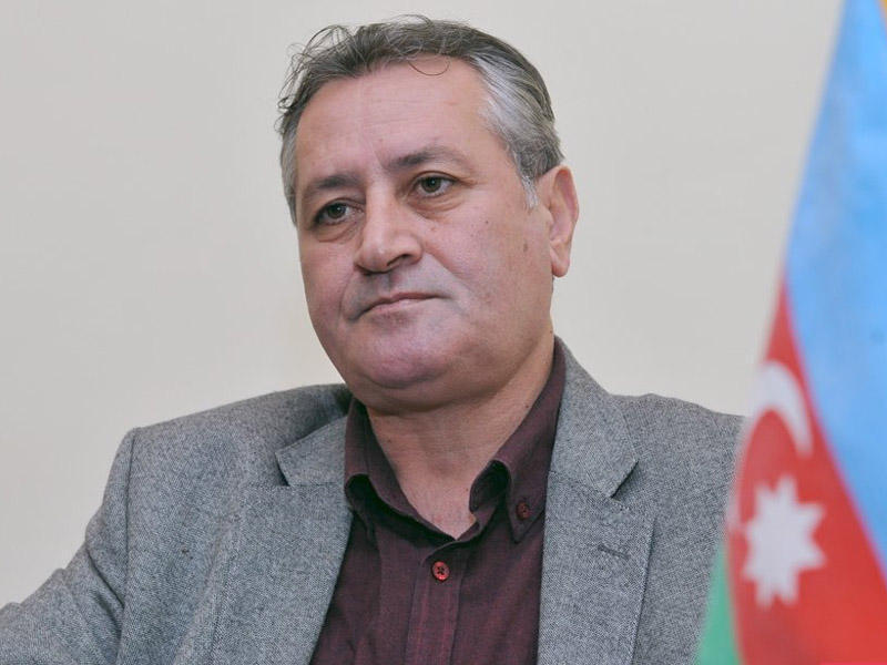 Elçin Hüseynbəyli - Bir adamlıq şəhər...<br>