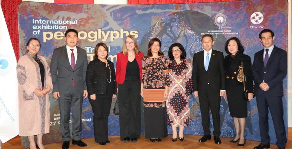 Beynəlxalq Türk Mədəniyyəti və İrsi Fondu Bern şəhərində qədim türk yazılarına həsr olunmuş sərgi açıb